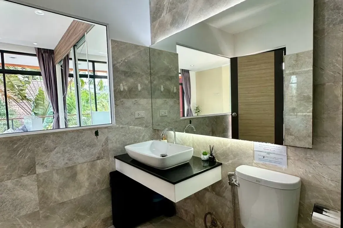 2-Bedroom Condo at Nai Harn Beach Condominium, Rawai — фото 12