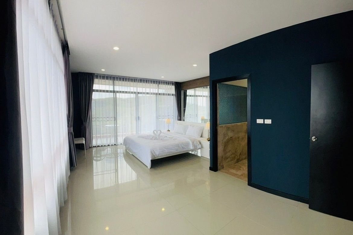 2-Bedroom Condo at Nai Harn Beach Condominium, Rawai (Premium Floor) — фото 10