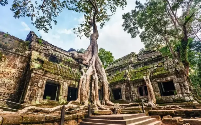 Cambodia Trip from Phuket: Angkor Wat in 2 Days