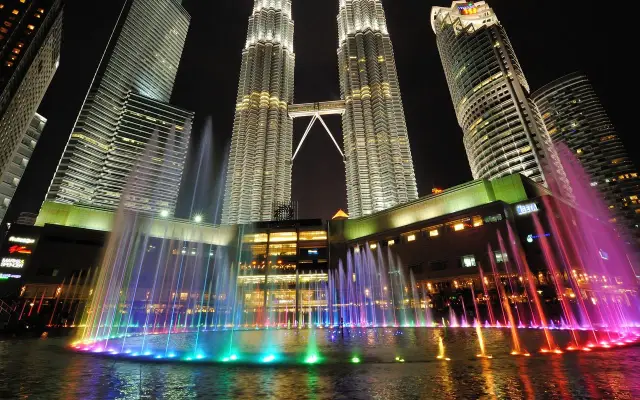 Kuala Lumpur Trip from Phuket: 2 Days with Flights & Putrajaya