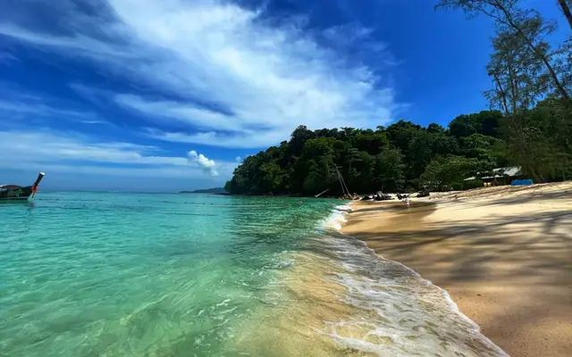 Phi Phi Overnight Tour from Phuket: 2 Days with Hotel Stay