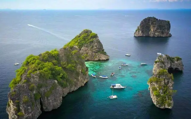 Phi Phi & Koh Rok 2-Day Tour from Phuket