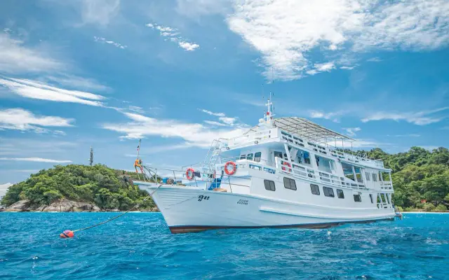 Similan Islands 2-Day Overnight Tour from Phuket